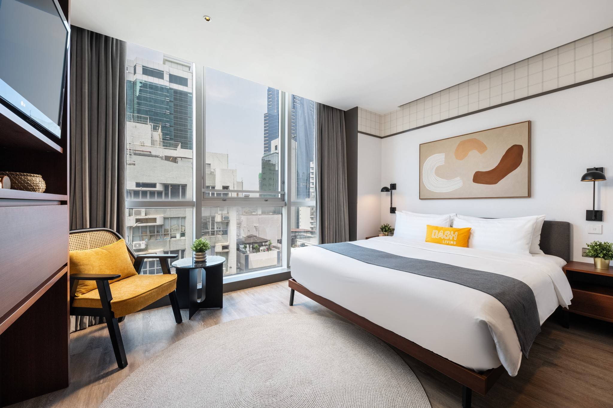 Premier Room - Dash Living on Queen_s 1
